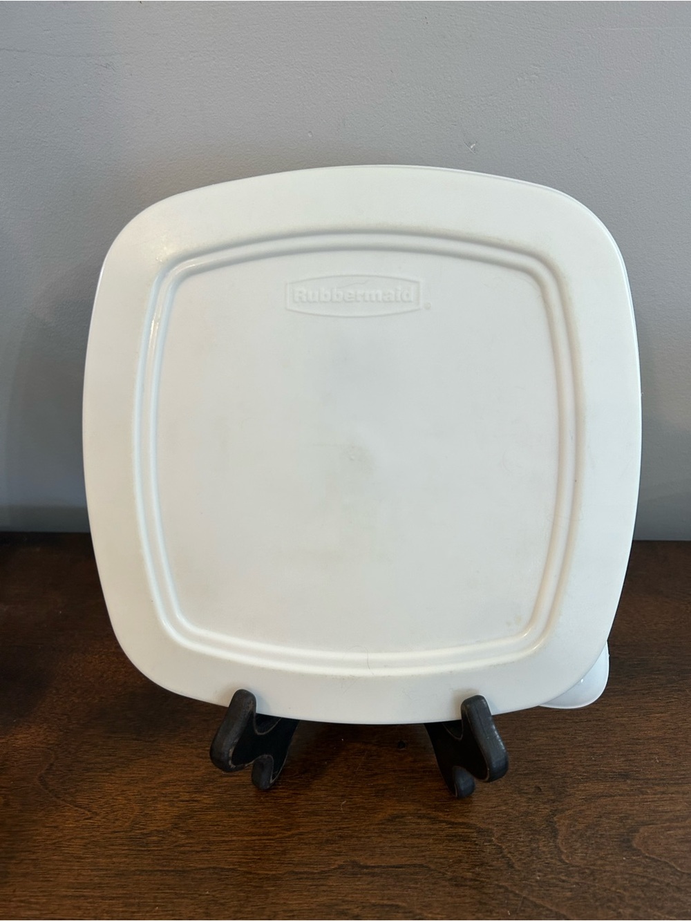 Rubbermaid Square 401H White Replacement B Lid 8 5/8" Food Storage Container Lid